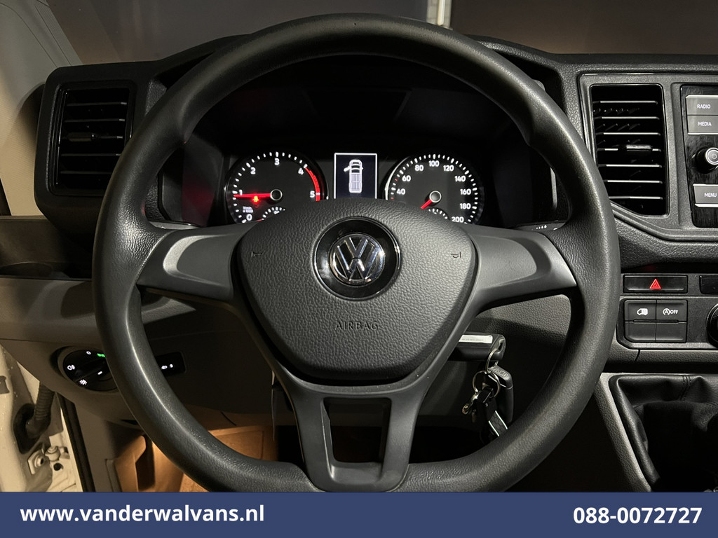 Volkswagen Crafter 2.0 TDI 141pk L4H3 L3H2 Euro6 Airco | Camera | Apple Carplay | Android Auto | Parkeersensoren Bijrijdersbank, 3000kg trekvermogen 15