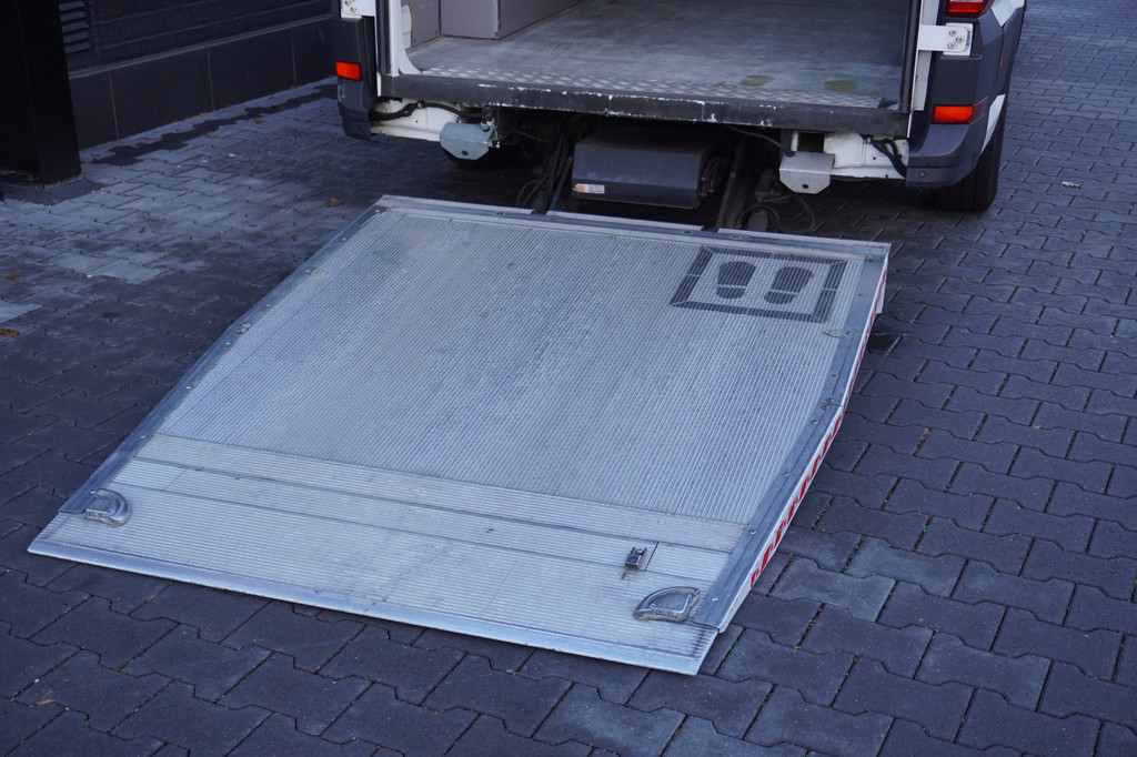 Volkswagen Crafter 2.0 TDI 177PK Automaat L4H3 DHollandia EURO 6 - Laadklep 500KG - Airco - Navi - ⬠24.900,- Excl. 9