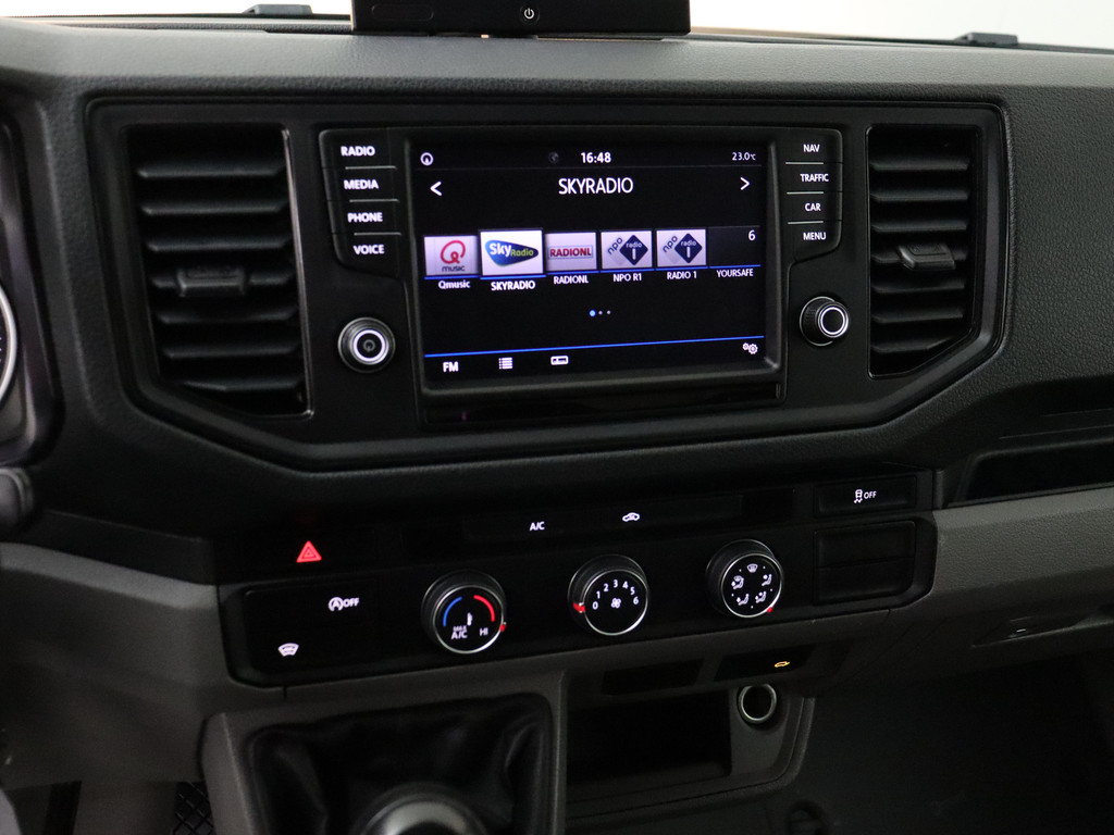 Volkswagen Crafter 2.0TDI 177PK Bakwagen+Laadklep | Dubbellucht | 3500Kg Trekhaak | Navigatie | Camera | Zijdeur 17