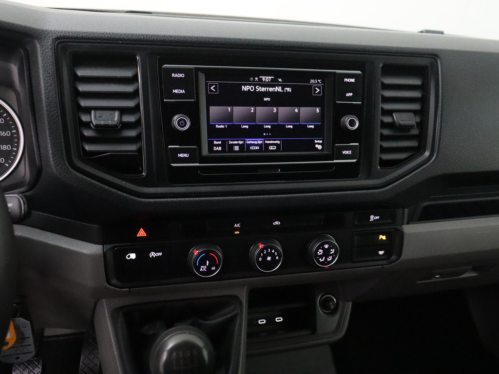 Volkswagen Crafter 2.0TDI 177PK L3H3 | Airco | Cruise | 3-Persoons | Betimmering 16