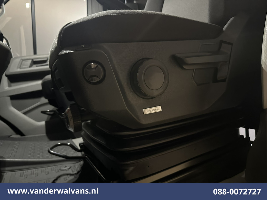 Volkswagen Crafter 2.0 TDI 177pk L3H3 L2H2 Euro6 Airco | Massagestoel | Camera | Navigatie | Apple Carplay Android Auto, Cruisecontrol, Chauffeursstoel, 3000kg trekvermogen 10