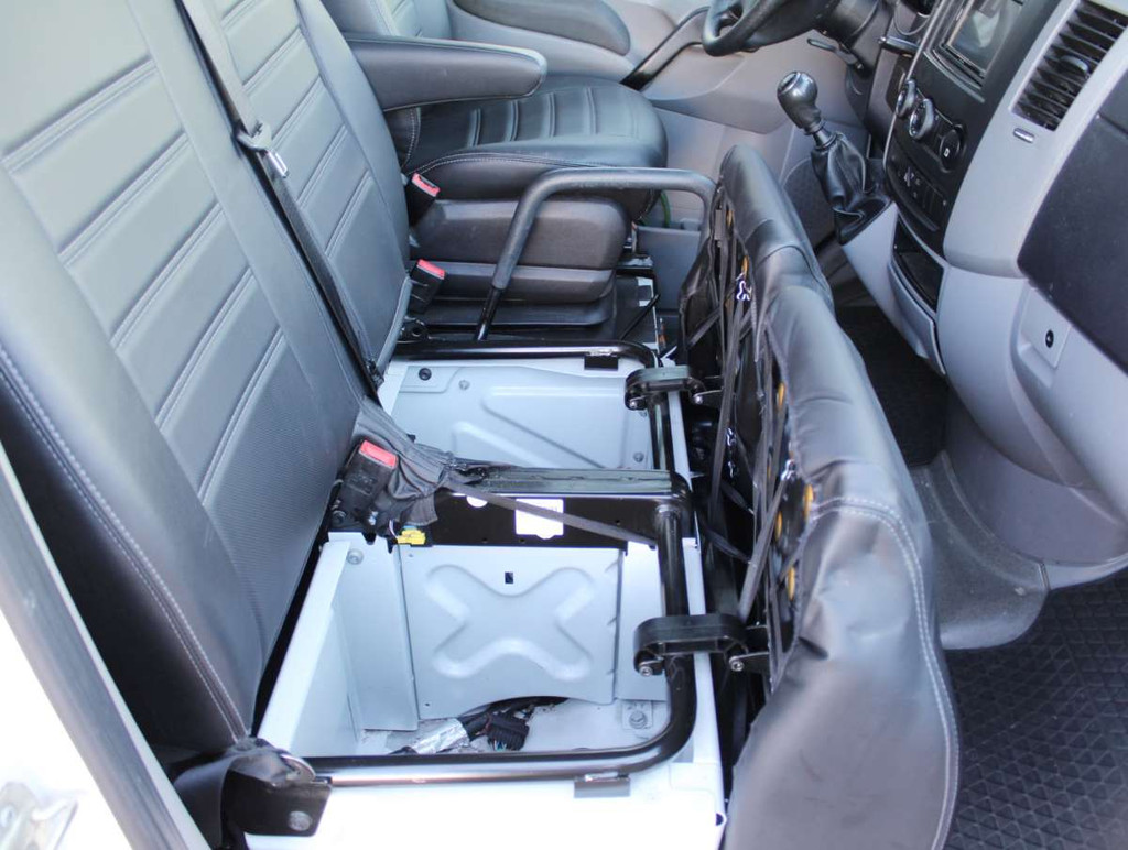 Volkswagen Crafter 2.0 TDI L2H2 Trekhaak/Cam/Omvormer 13