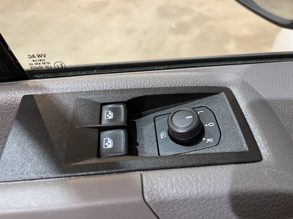 Volkswagen Crafter 2.0 TDI L3H2 140 PK DSG Automaat / Euro 6 / Airco / Cruise Control / Camera / CarPlay / 3-Zits / 18.500 KM !! 12