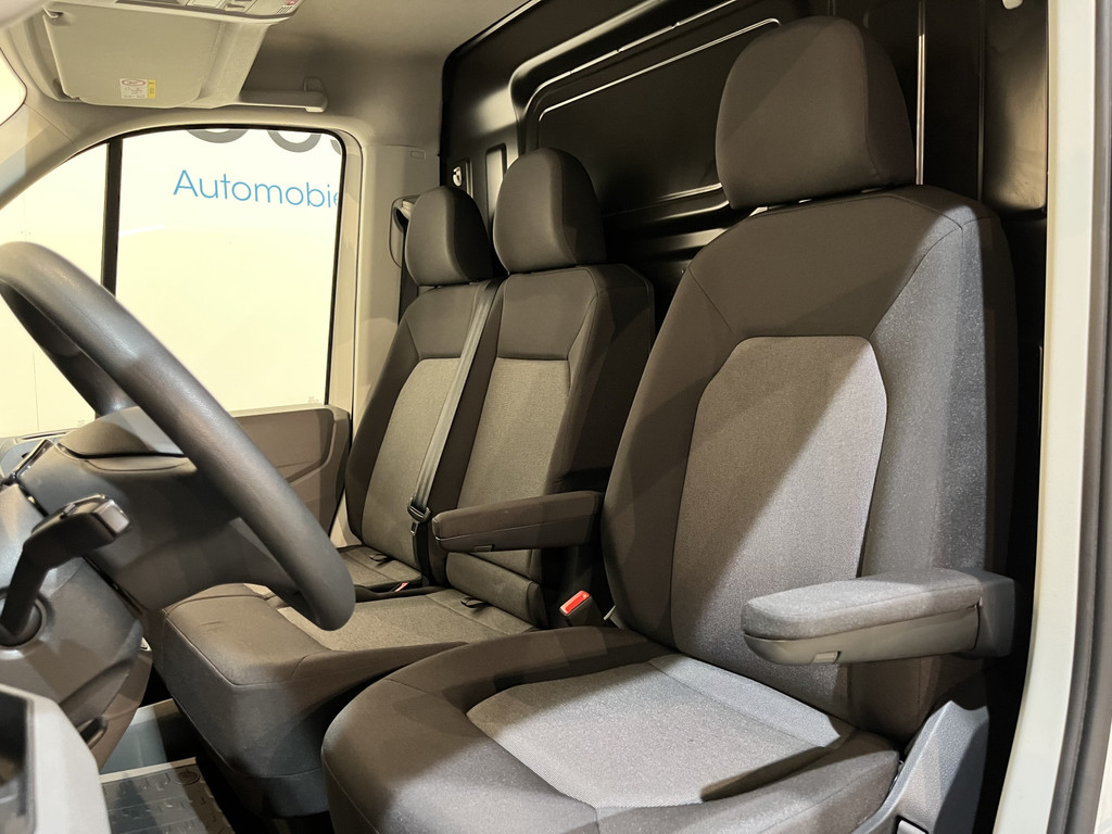 Volkswagen Crafter 2.0 TDI L3H2 140 PK DSG Automaat / Euro 6 / Airco / Cruise Control / Camera / CarPlay / 3-Zits / 18.500 KM !! 8