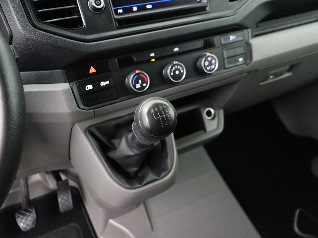 Volkswagen Crafter 2.0TDI L3H2 Dubbellucht | 3500Kg trekgewicht | Navigatie | Airco | Touchscreen | 15