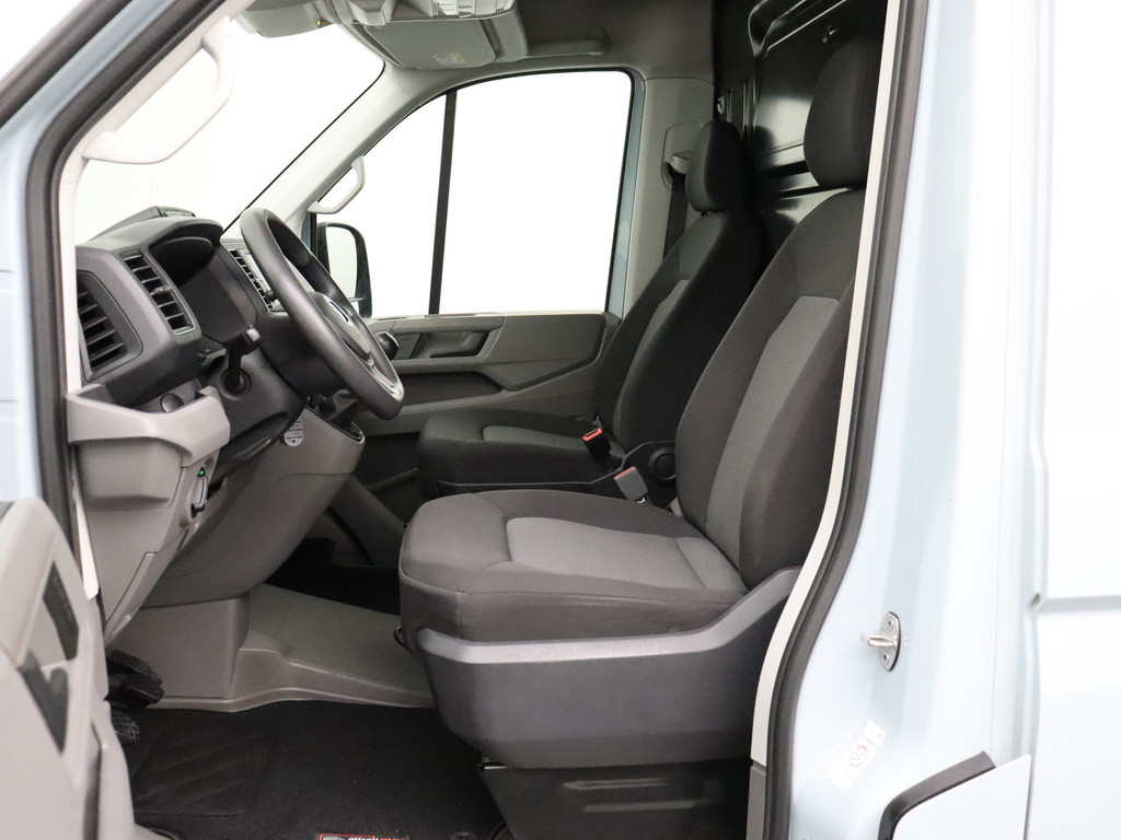 Volkswagen Crafter 2.0TDI L3H2 Dubbellucht | 3500Kg trekgewicht | Navigatie | Airco | Touchscreen | 18