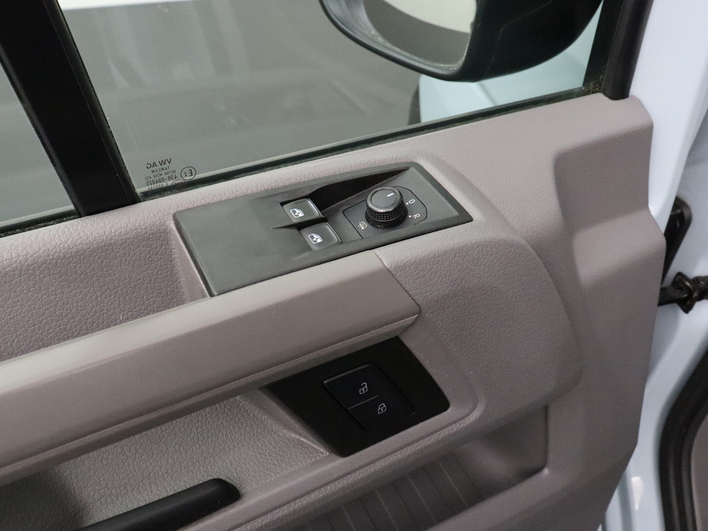 Volkswagen Crafter 2.0TDI L3H2 Dubbellucht | 3500Kg trekgewicht | Navigatie | Airco | Touchscreen | 8