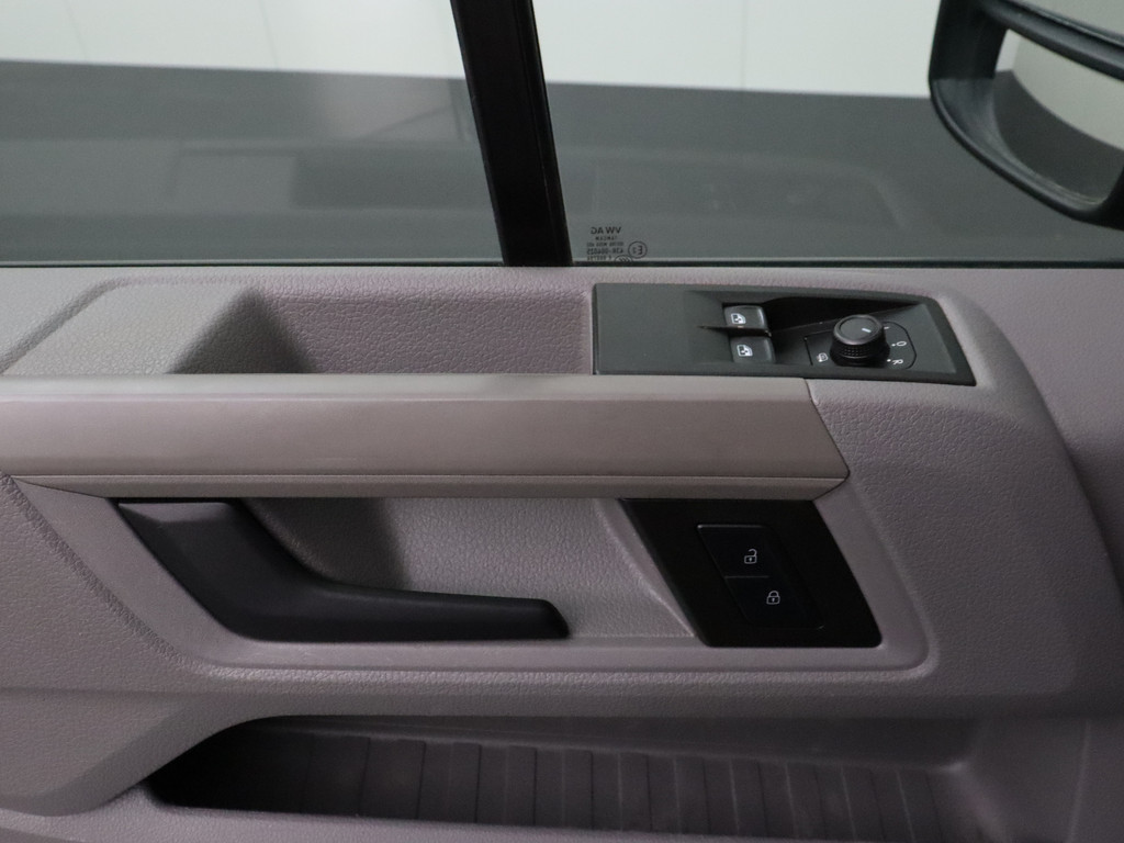 Volkswagen Crafter 2.0TDI L3H3 8