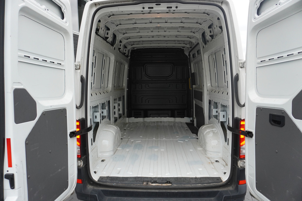 Volkswagen Crafter 2.0 TDI L3H3 EURO 6 - Airco - Navi - Cruise - ⬠21.950,- Excl. 8