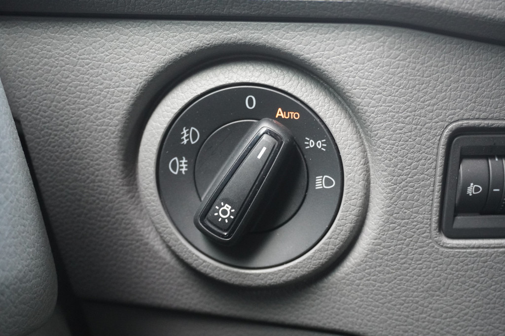 Volkswagen Crafter 2.0 TDI L3H3 EURO 6 - Airco - Navi - Cruise - PDC - ⬠16.900,- Excl. 18