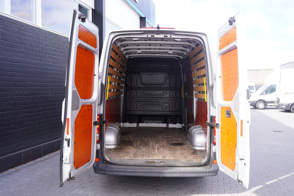 Volkswagen Crafter 2.0 TDI L3H3 EURO 6 - Airco - Navi - Cruise - PDC - ⬠16.900,- Excl. 7