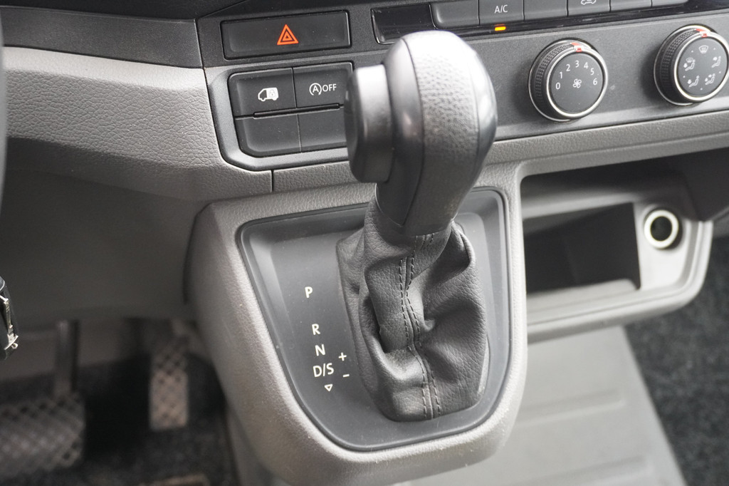 Volkswagen Crafter 2.0 TDI L3H3 EURO 6 - Airco - Navi - Cruise - Trekhaak - â¬19.950,- Excl. 10