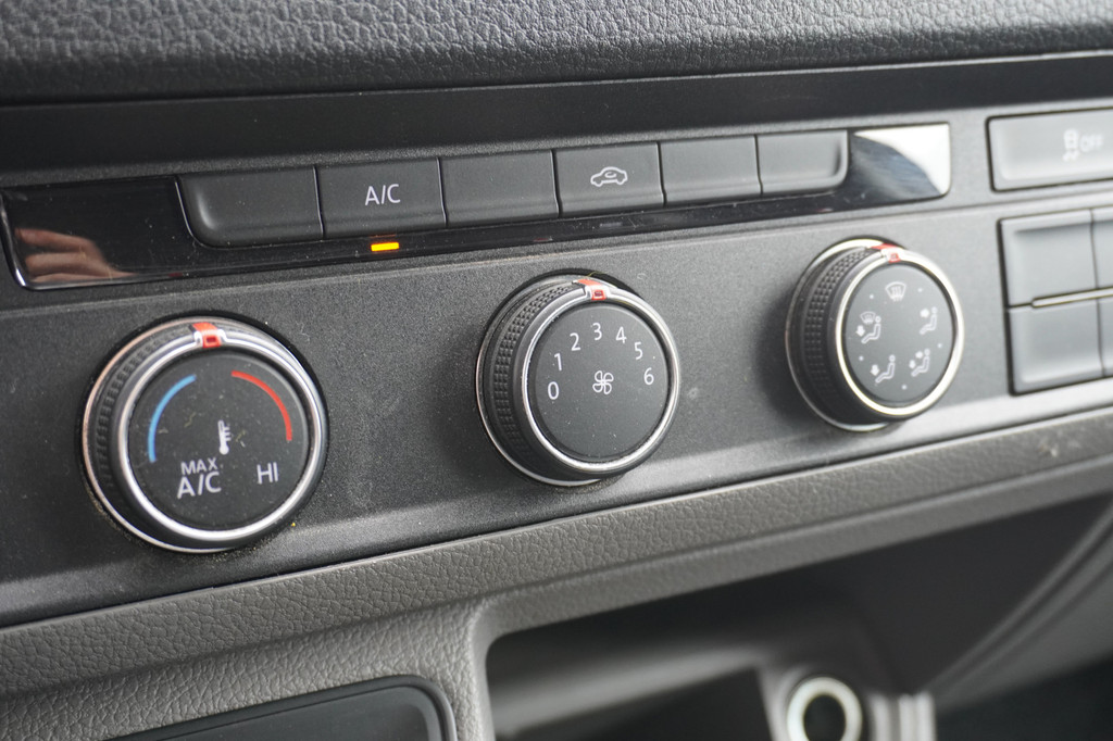 Volkswagen Crafter 2.0 TDI L3H3 EURO 6 - Airco - Navi - Cruise - Trekhaak - â¬19.950,- Excl. 11