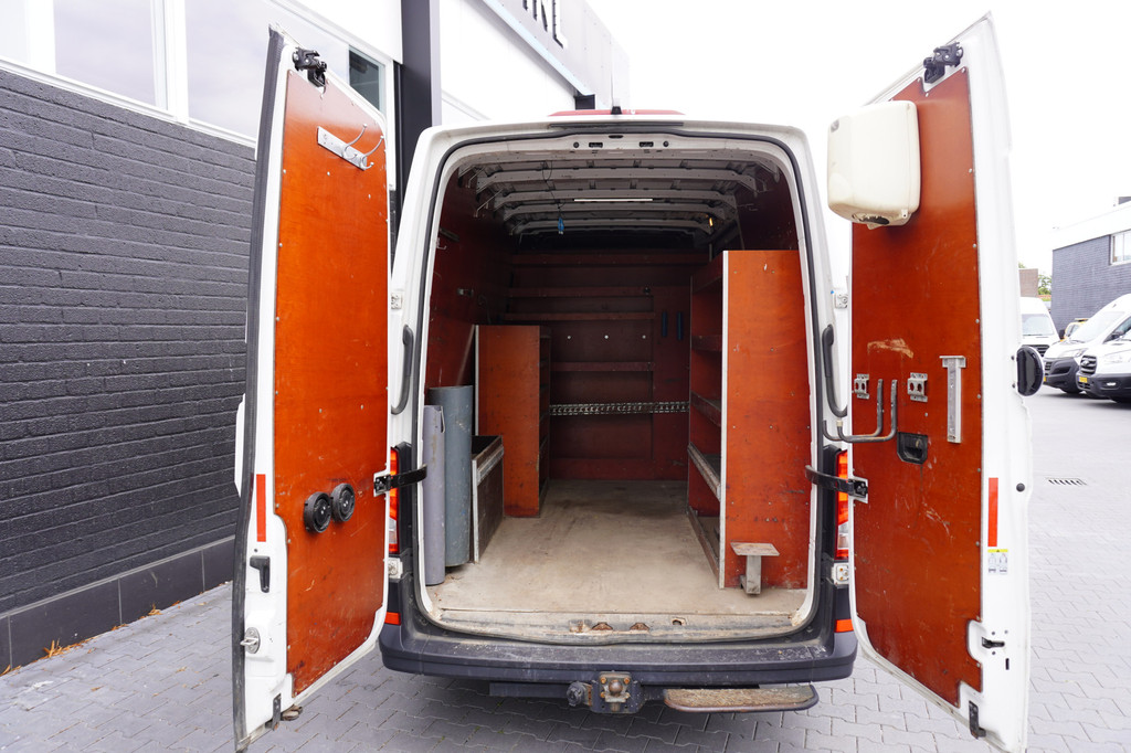 Volkswagen Crafter 2.0 TDI L3H3 EURO 6 - Airco - Navi - Cruise - Trekhaak - â¬19.950,- Excl. 7