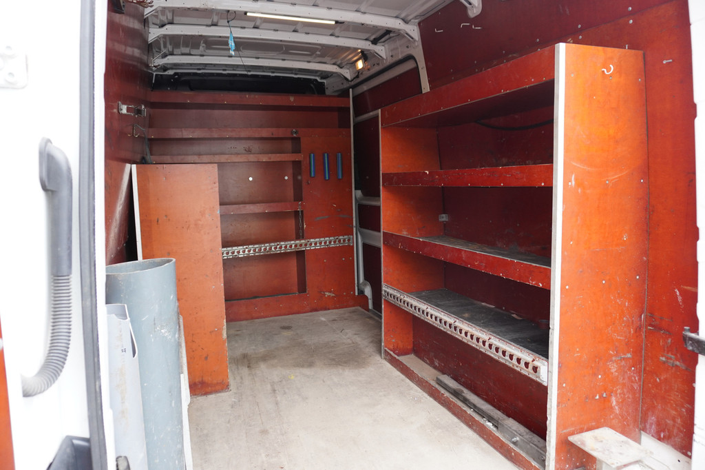 Volkswagen Crafter 2.0 TDI L3H3 EURO 6 - Airco - Navi - Cruise - Trekhaak - â¬19.950,- Excl. 8