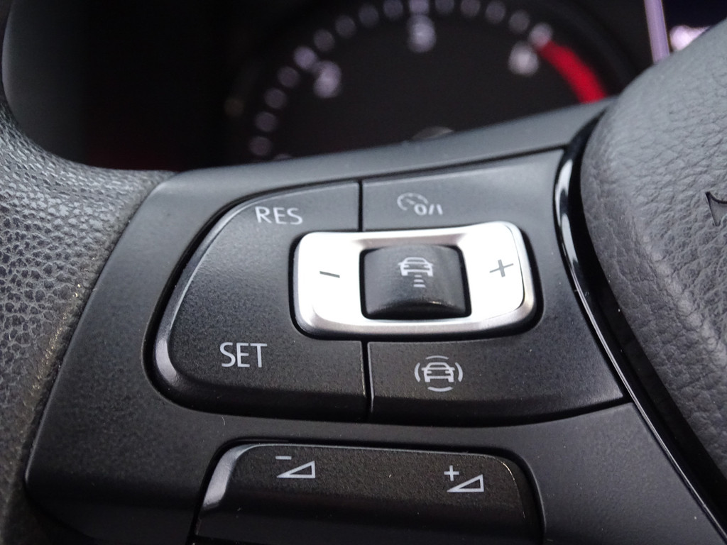 Volkswagen Crafter 2.0 TDI L3H3 Highline 19