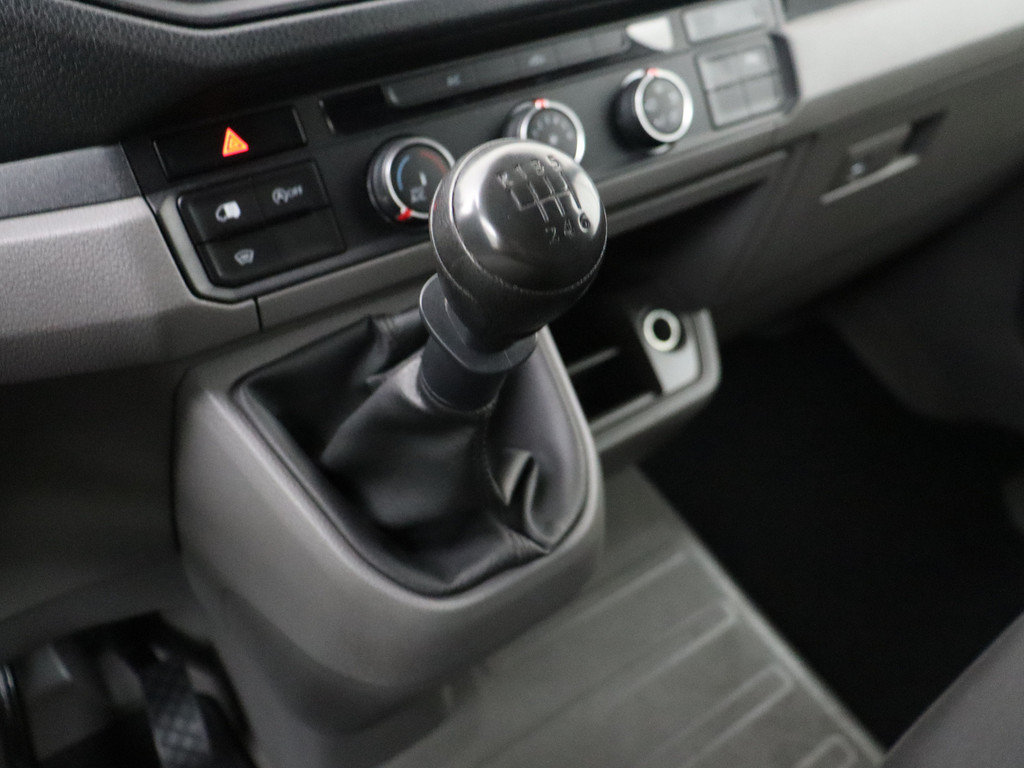 Volkswagen Crafter 2.0TDI L3H3 Highline | Trekhaak | Navigatie | Airco | Cruise | Parkpilot | Betimmering 16