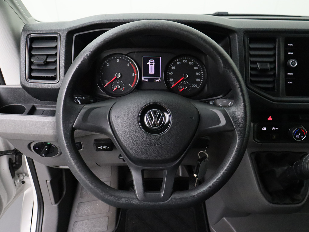 Volkswagen Crafter 2.0TDI L3H3 | Kastinrichting | Imperiaal | Trekhaak | Navigatie | Airco | Cruise | 3-Persoons | Betimmering 14