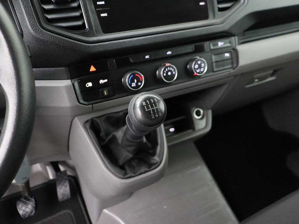 Volkswagen Crafter 2.0TDI L3H3 | Kastinrichting | Imperiaal | Trekhaak | Navigatie | Airco | Cruise | 3-Persoons | Betimmering 15