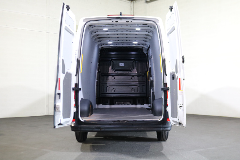 Volkswagen Crafter 2.0 TDI L4 H3 Automaat 11