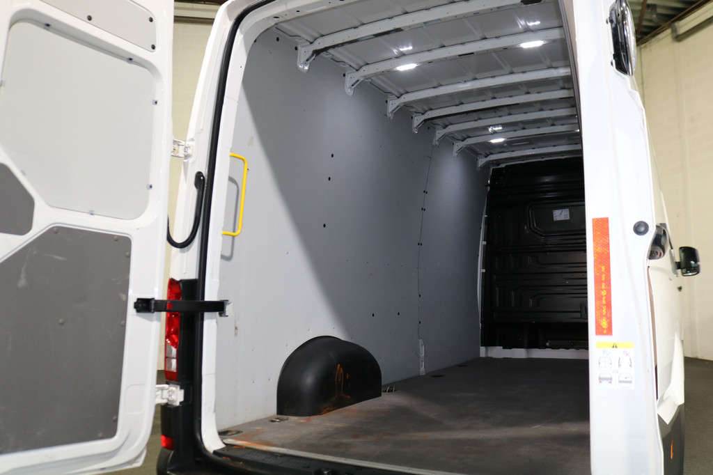 Volkswagen Crafter 2.0 TDI L4 H3 Automaat 15