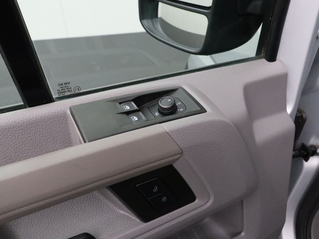 Volkswagen Crafter 2.0TDi 140PK DSG Automaat L3H3 | Airco | Cruise | 3-Persoons | Betimmering 8