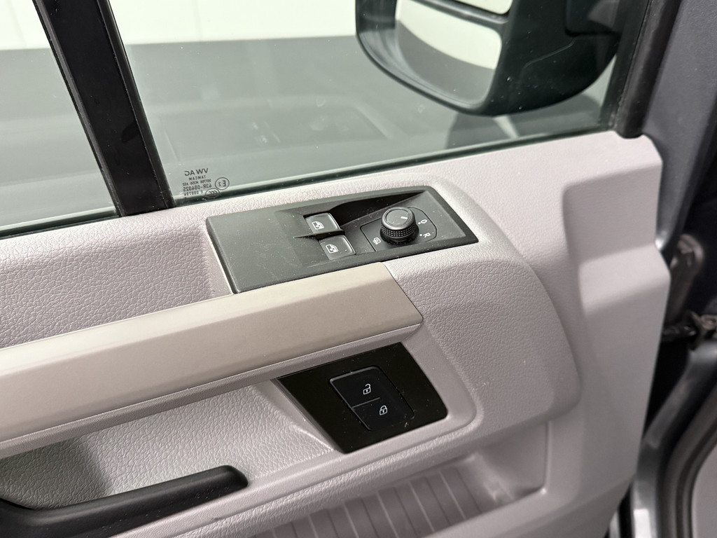 Volkswagen Crafter 2.0TDi 177PK DSG Automaat L3H2 | Led | Navigatie | Camera | Airco | 3-Persoons | Betimmering 8