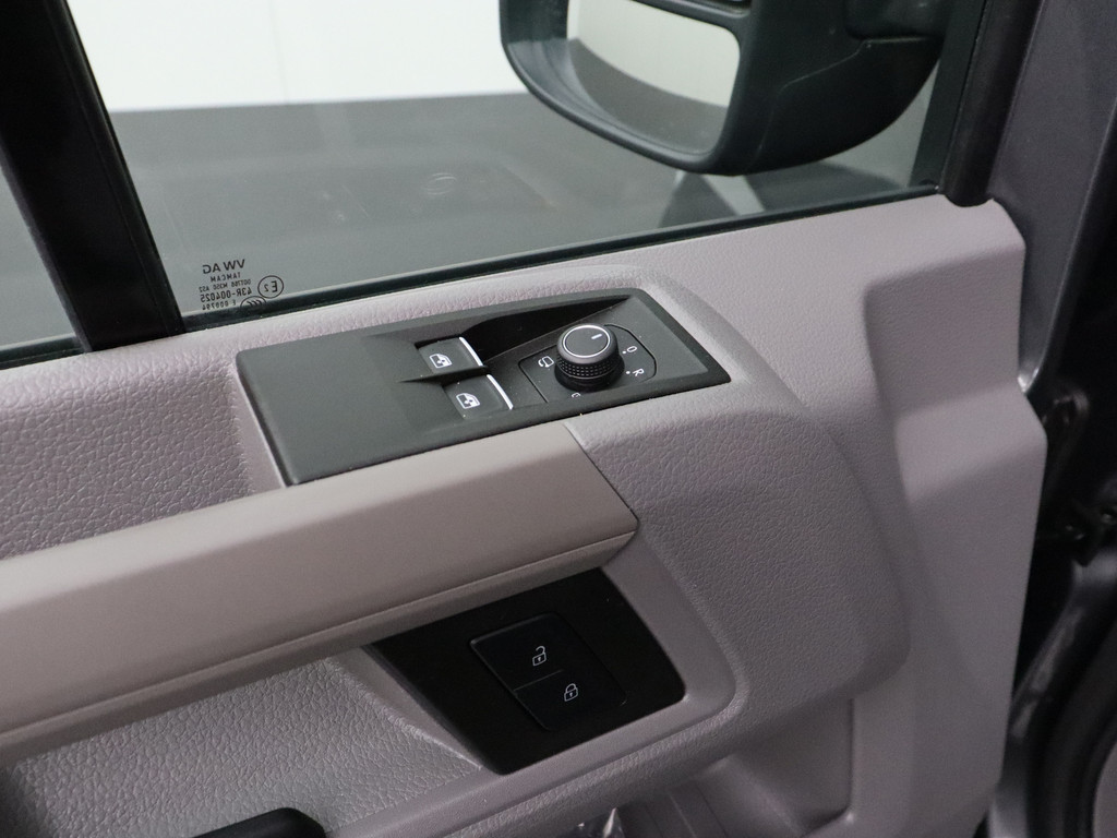 Volkswagen Crafter 2.0TDi 177PK DSG Automaat L3H3 | Led | Multimedia | Camera | Airco | Trekhaak | 3-Persoons 8