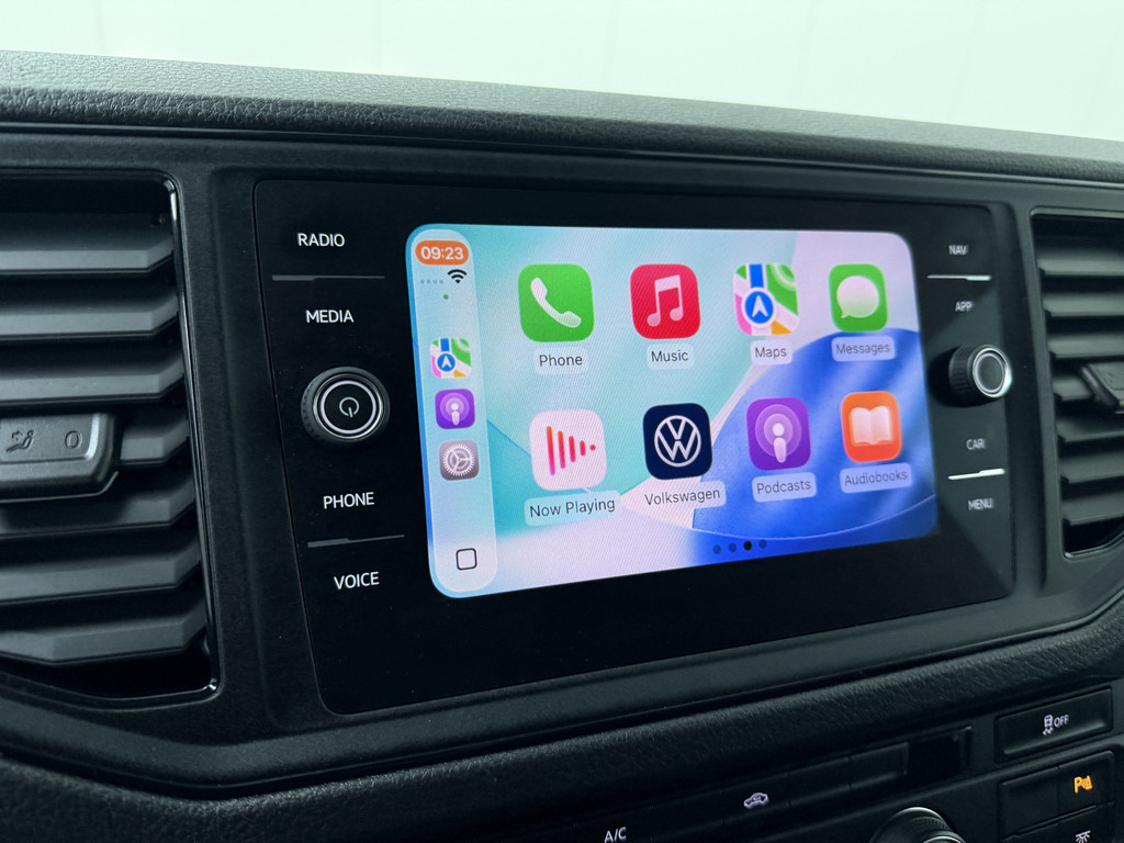 Volkswagen Crafter 2.0TDi 177PK L3H3 | Navigatie | Multimedia | 3-Zits | Airco 18