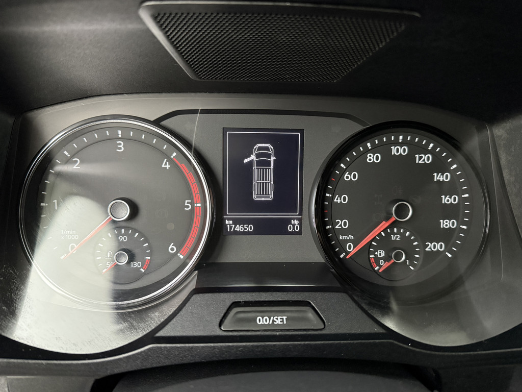 Volkswagen Crafter 2.0TDi 177PK L3H3 | Navigatie | Multimedia | 3-Zits | Airco 9
