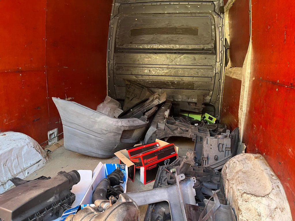 Volkswagen Crafter 2.5 TDI MOTORSCHADE 8