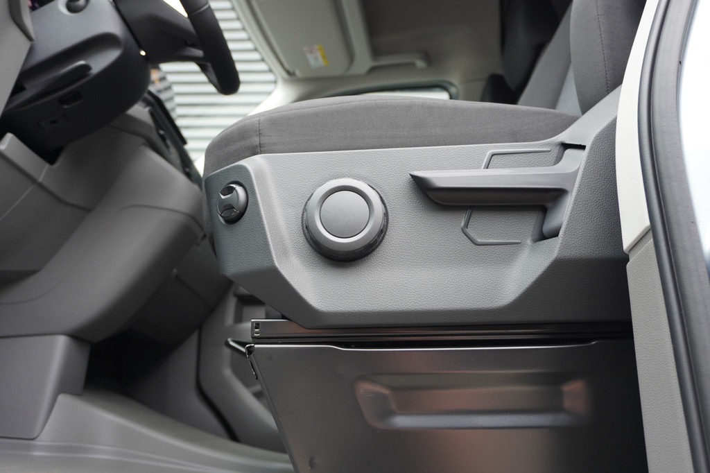 Volkswagen Crafter 30 2.0 TDI 140PK L3H3 Automaat Highline, Modeljaar 2025, App Connect, Trekhaak 11