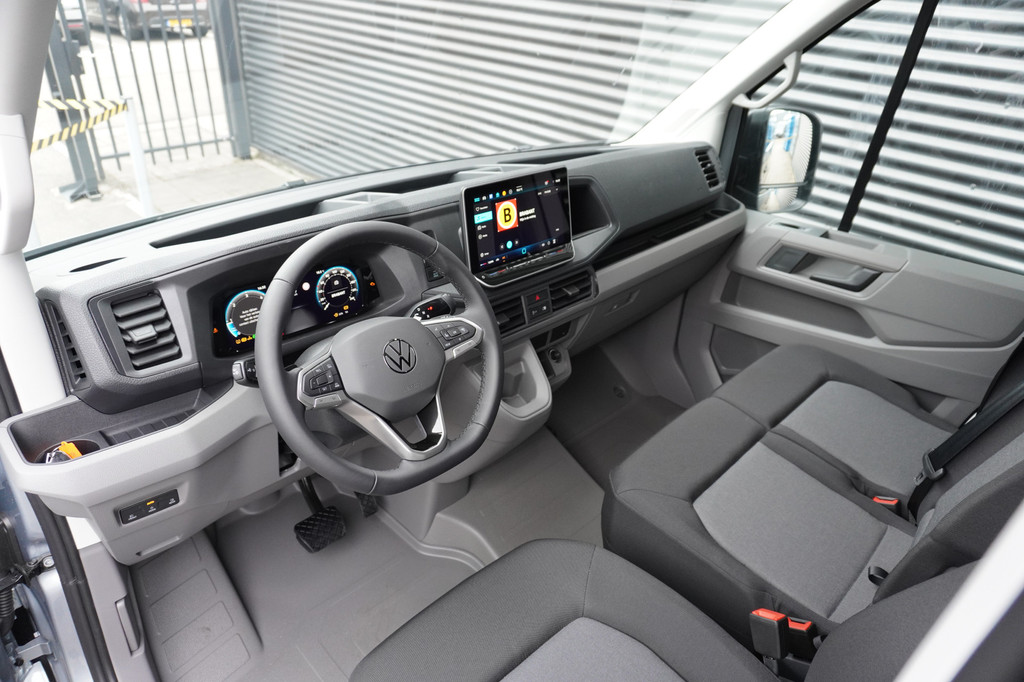 Volkswagen Crafter 30 2.0 TDI 140PK L3H3 Automaat Highline, Modeljaar 2025, App Connect, Trekhaak 16