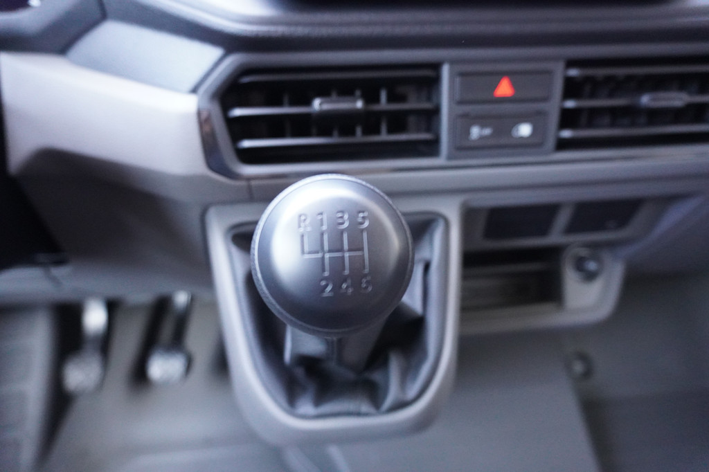 Volkswagen Crafter 30 2.0 TDI 140PK L3H3 Highline, Modeljaar 2025, Navigatie, Trekhaak 14