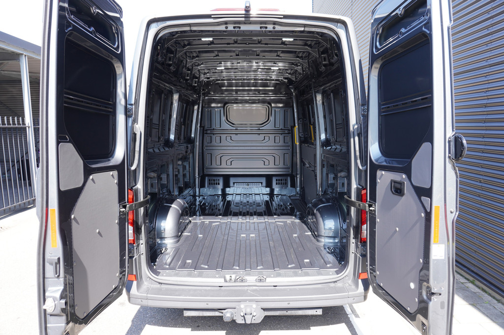 Volkswagen Crafter 30 2.0 TDI 140PK L3H3 Highline, Modeljaar 2025, Navigatie, Trekhaak 7