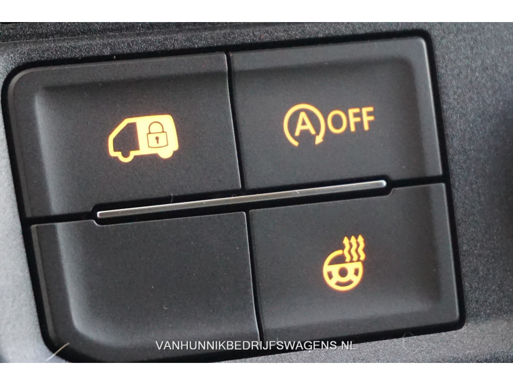 Volkswagen Crafter 35 177PK L3H3 AUT BPM VRIJ!! Airco, Navi, Camera, Gev. Stoel, Alarm, LED!! NR. 936 15