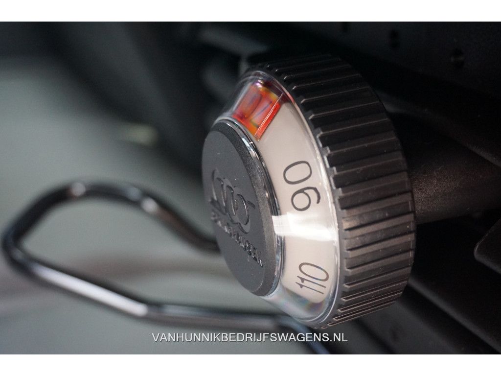 Volkswagen Crafter 35 177PK L3H3 AUT BPM VRIJ!! Airco, Navi, Camera, Gev. Stoel, Alarm, LED!! NR. 936 18