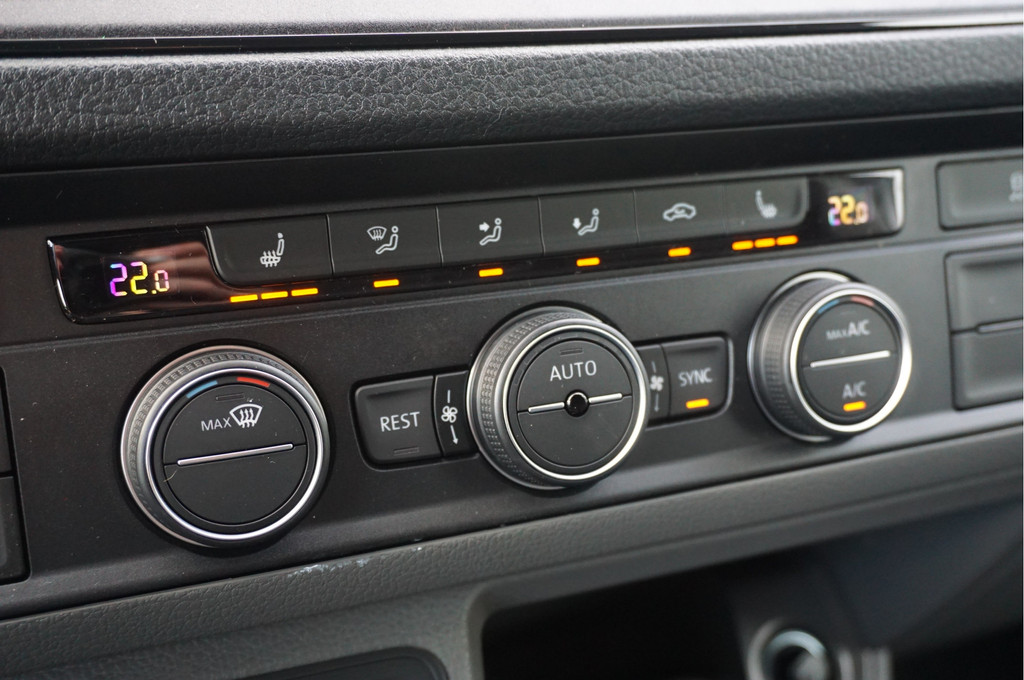 Volkswagen Crafter 35 177PK L3H3 AUT BPM VRIJ!! Navi, Cam, ACC, LED, 2x Schuifdeur, Dual Tone Lak!! NR. 873 14