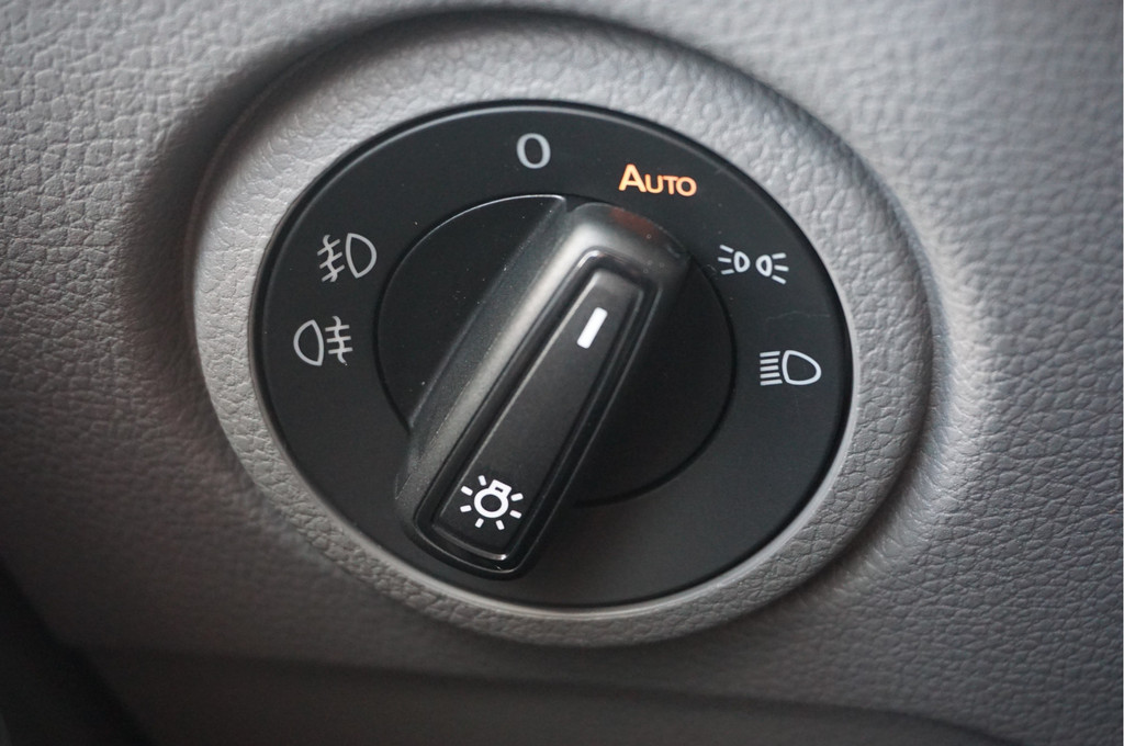 Volkswagen Crafter 35 177PK L3H3 AUT BPM VRIJ!! Navi, Cam, ACC, LED, 2x Schuifdeur, Dual Tone Lak!! NR. 873 19