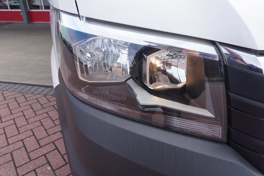 Volkswagen Crafter 35 2.0 TDI 140PK L3H3 Achterwiel Aandrijving Nr. V149 | Airco | Cruise | Apple CP & Android Auto | Trekhaak 3.000KG 11