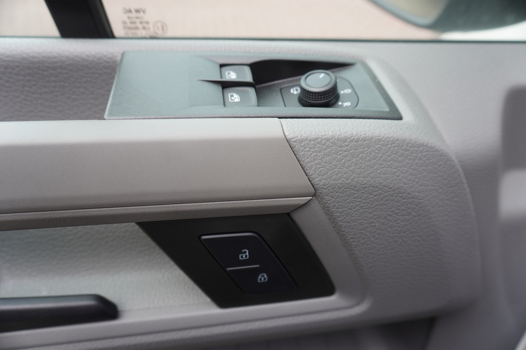 Volkswagen Crafter 35 2.0 TDI 140PK L3H3 Achterwiel Aandrijving Nr. V149 | Airco | Cruise | Apple CP & Android Auto | Trekhaak 3.000KG 18