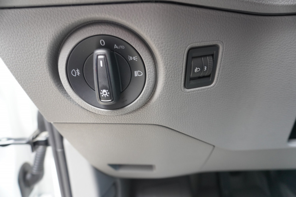 Volkswagen Crafter 35 2.0 TDI 140PK L3H3 Achterwiel Aandrijving Nr. V149 | Airco | Cruise | Apple CP & Android Auto | Trekhaak 3.000KG 19