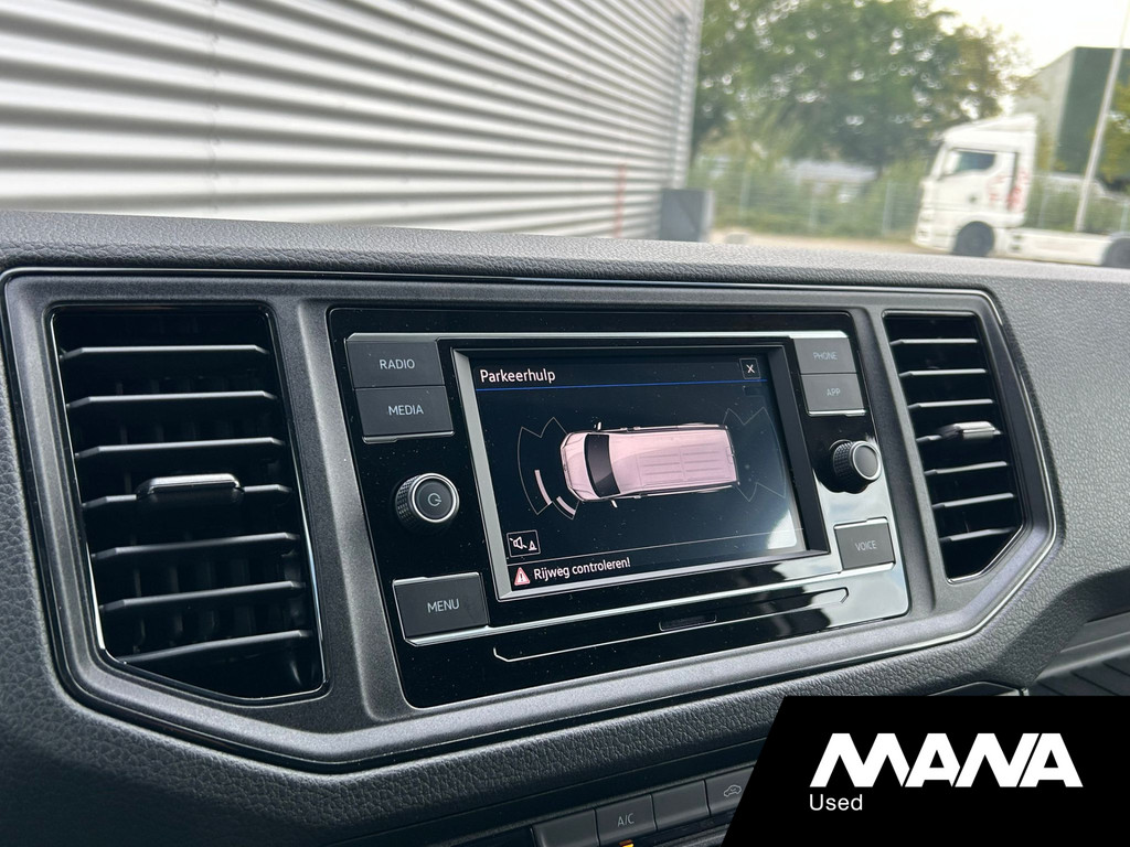 Volkswagen Crafter 35 2.0TDI 140PK L3H3 Automaat Carplay Sensoren Airco Cruise 10