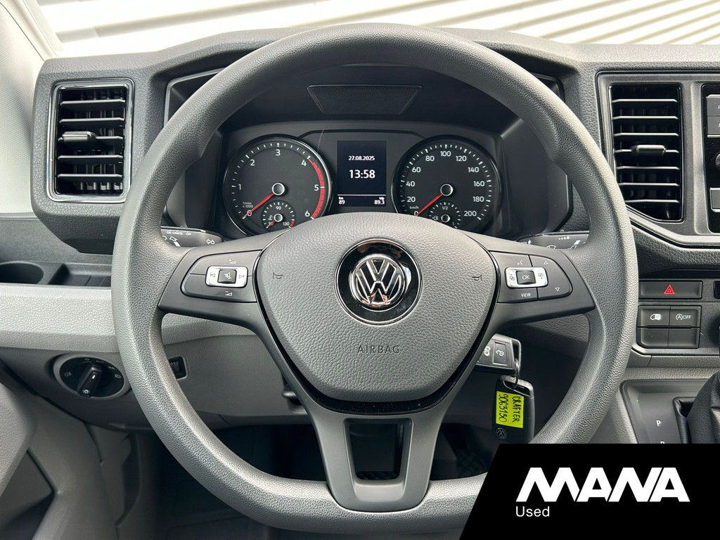 Volkswagen Crafter 35 2.0TDI 140PK L3H3 Automaat Carplay Sensoren Airco Cruise 7
