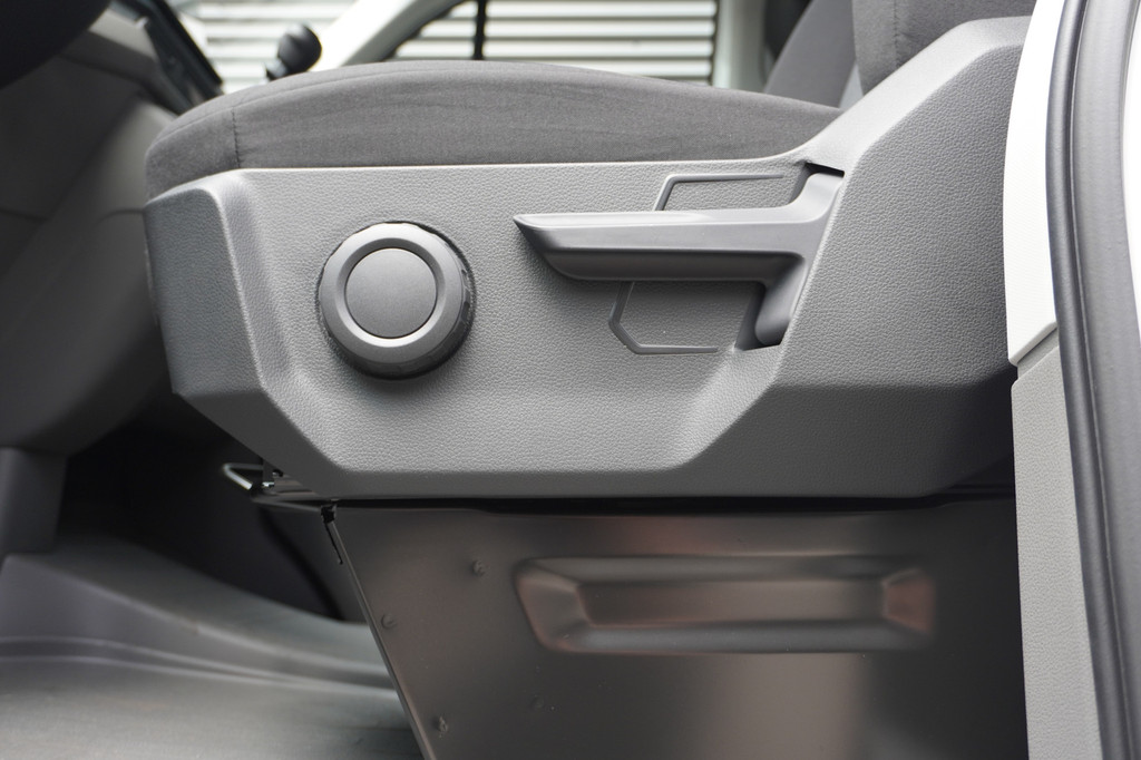 Volkswagen Crafter 35 2.0 TDI 140PK L3H3 Trendline 35 2.0 TDI 140PK L3H3 Trendline, Modeljaar 2025, App Connect, Trekhaak 9