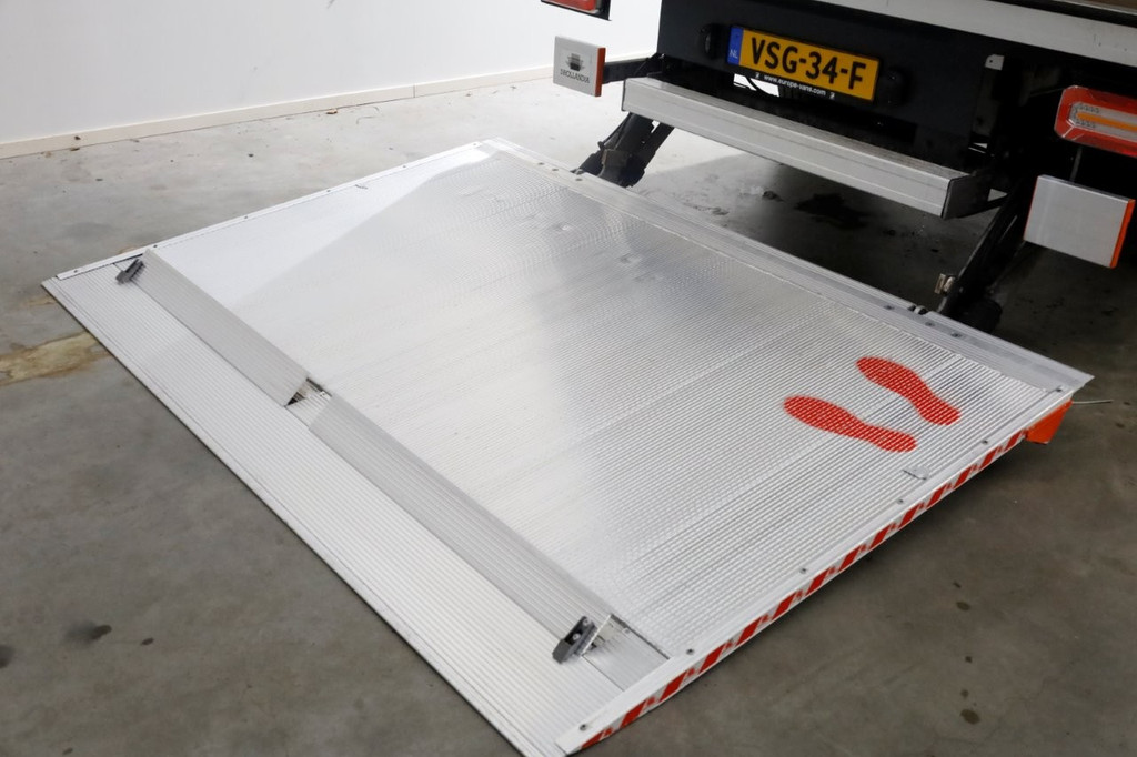 Volkswagen Crafter 35 2.0 TDI 140pk Bakwagen met laadklep en zijdeur L445cm 10-2022 12