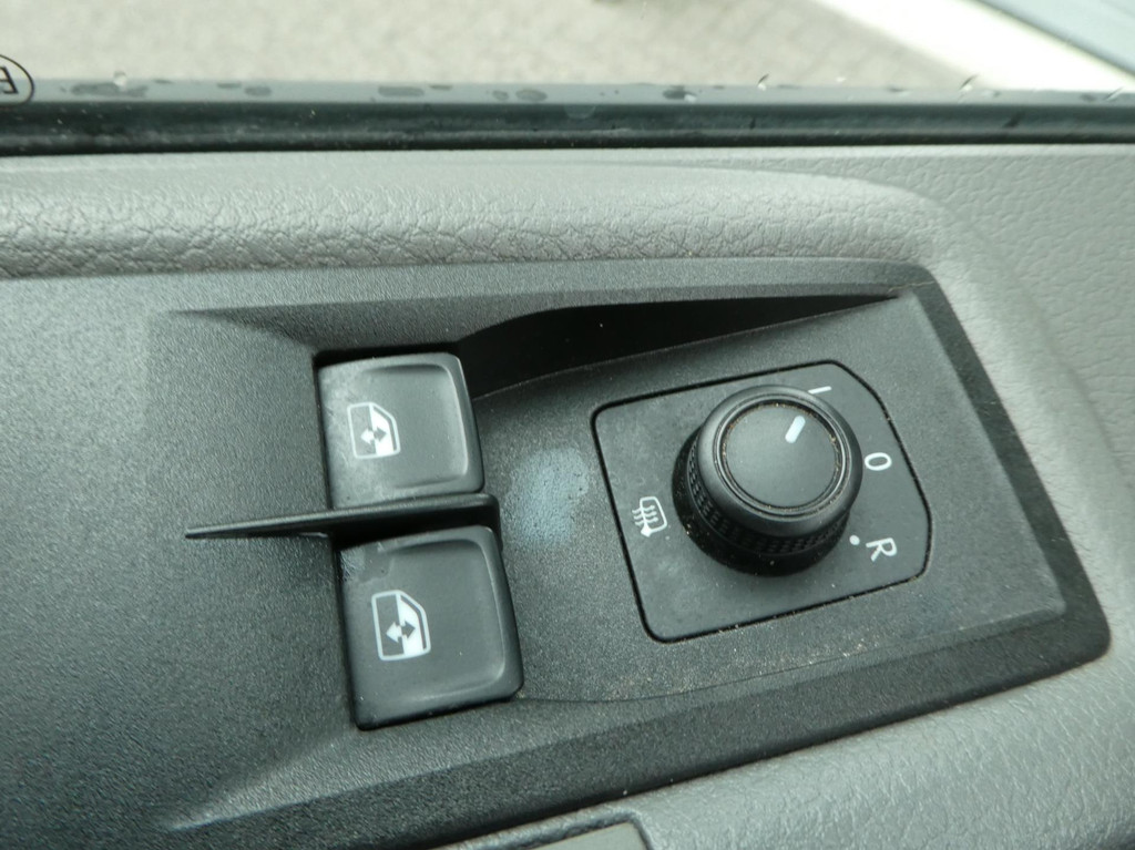 Volkswagen Crafter 35 2.0 TDI 140pk L3H2 ( L2H1 ) airco, camera ,trekhaak , 3 zits 12