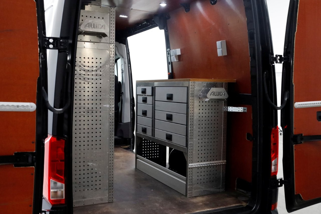 Volkswagen Crafter 35 2.0 TDI 140pk L3H3 (L2H2) Comfortline Camera/230V/Draaistoelen 11-2020 14