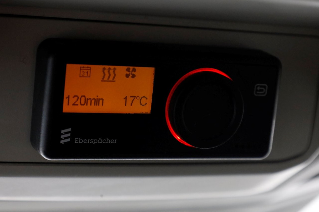 Volkswagen Crafter 35 2.0 TDI 140pk L3H3 (L2H2) Comfortline Camera/230V/Draaistoelen 11-2020 16