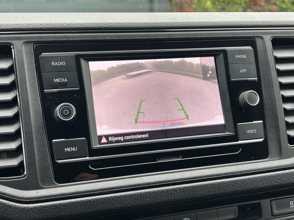 Volkswagen Crafter 35 2.0 TDI 141 PK / DSG AUTOMAAT / L3H3 / 3 TONS TREKHAAK / AIRCO / CAMERA / 3-ZITS 15